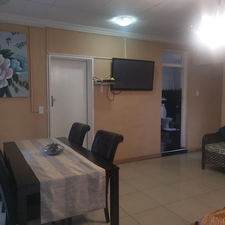 Aquila Guest House Pretoria Exterior photo